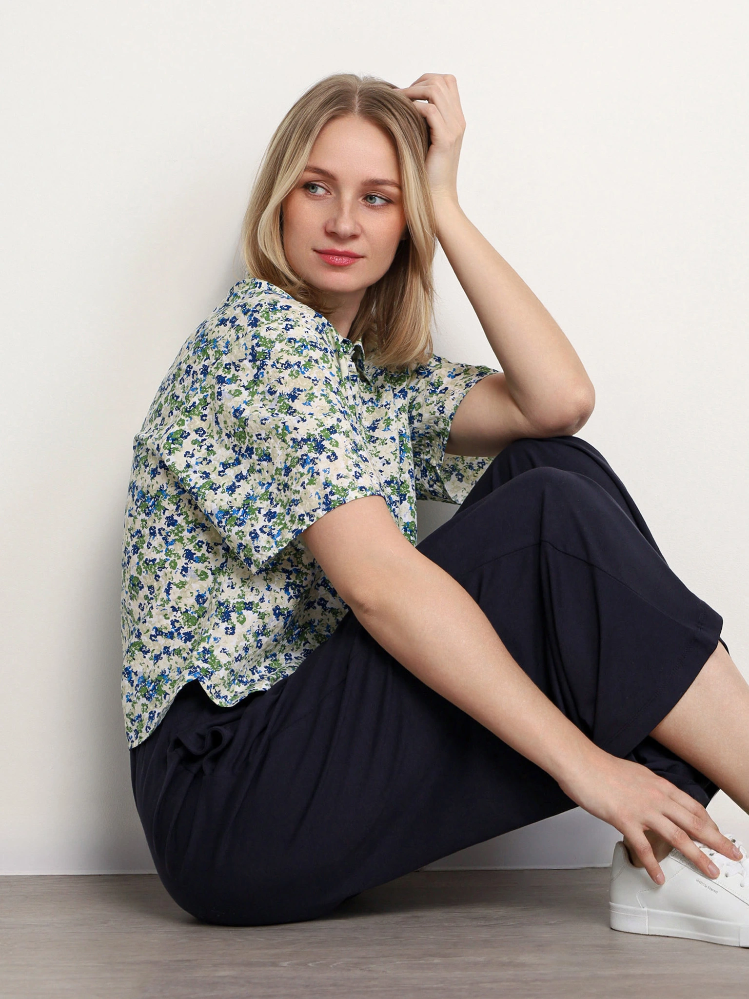 Брюки-кюлоты трикотажные темно-синего цвета из смесовой вискозы